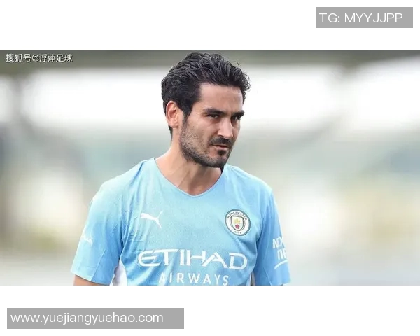 京多安的传奇旅程：从默默无闻到足球巨星的蜕变与荣耀